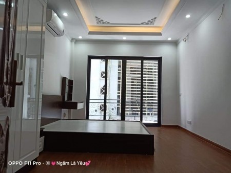 Cần bán gấp nhà ngõ Gốc Đề 32m2. Ngõ trước nhà xe 3 gác chạy qua, 5 tầng