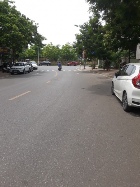 BÁN nhanh Siêu phẩm Kinh doanh Phố Hoàng như tiếp 102 m2 mặt tiền 6m. giá 2x tỷ