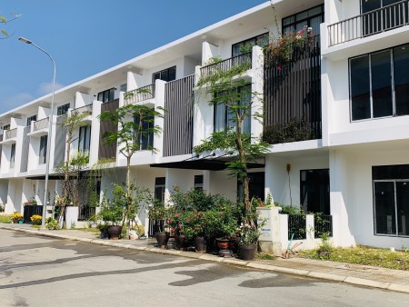 Hàng hiếm chỉ còn duy nhất 1 căn Royal Park khu B view hồ cá Koi, giá chỉ 3.8 tỷ
