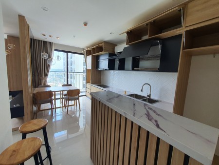 Cho thuê căn góc 2 pn, 2 wc full nội thất cao cấp, Vinhomes Quận 9, giảm 4 triệu