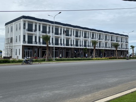 Chuyển nhượng lô đất 100m2, giá bán 2,9 tỷ, liền kề chợ Hưng Long, gần các trường ĐH Kinh Tế, Văn Hiến