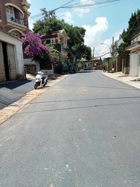 Bán nhà nguyên căn mặt tiền đường Hoàng Diệu, phường 2, Đà Lạt, giá 9.2 tỷ