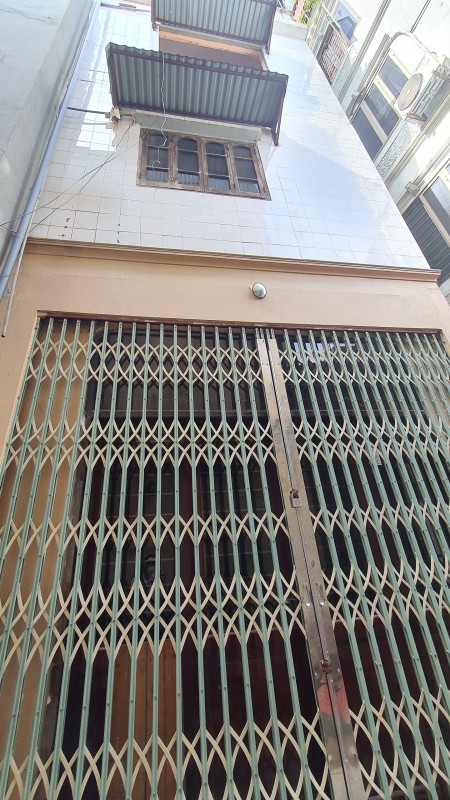 Bán nhà Lô Góc khu vực phố Đào Tấn-quận Ba Đình.Diện Tích 45m*4Tầng, MT 4m1, Gía 5Tỷ
