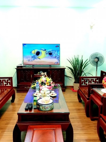 Cần bán gấp nhà phố Bạch Mai: 40m2, 3 phòng ngủ, gần phố, ngõ thông, 2.9 tỷ