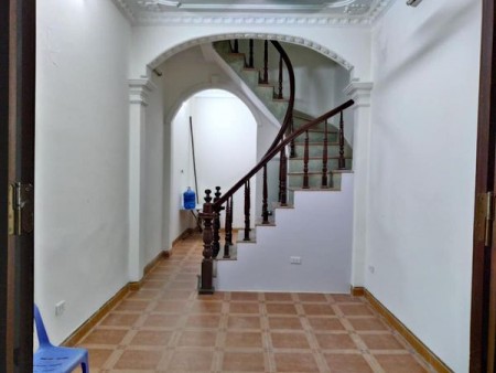 Bán nhà tầm tiền. nhỉnh 2.5 tỷ, đường Kim Giang, rộng 30m, lh 0961960367