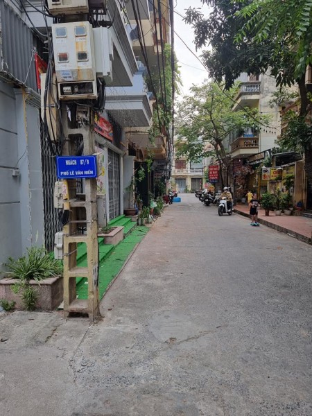 Cực phẩm nhà phố Lê Văn Hiến, Bắc Từ Liêm, 36m2, 5 tầng, mặt tiền 4.3m, giá 4.1 tỷ.