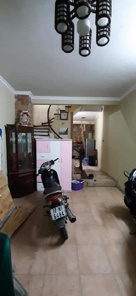 Bán nhà mặt phố giếng mứt diện tích 50m2, 4 tầng, giá rẻ, 4 tỷ hơn có thể kinh doanh
