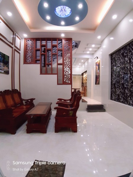 Hẻm xe hơi dt 38m2 giá bán chỉ 5.3 tỷ đường Lạc Long Quận vào ở ngay