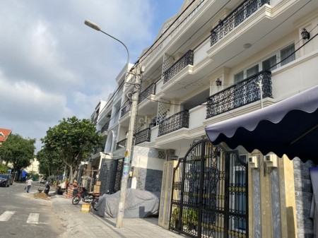 Giảm giá mạnh mùa dịch nhà MT 78M2, 12.2 tỷ, đường số 14, Q6. LH: Thắng Phan