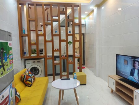 Bán nhà 4.2 tỷ, đường Trường Sa, Nhà Mới, Gần BV Hoàn Mỹ, 35m2, Nở hậu