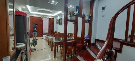 Bán nhà Lạc Long Quân Quận Tây Hồ đúc 5 tầng, full nội thất, sổ chính chủ