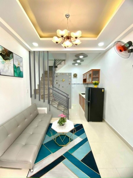 Nhà đẹp Bình Thạnh chỉ 2.4 tỉ, ngân hàng cho vay 1.1 tỉ, 2 tầng đúc