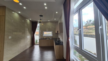 Biệt thự mặt tiền đường Đa Phú, phường 7, thành phố Đà Lạt, lh 0987 792 538