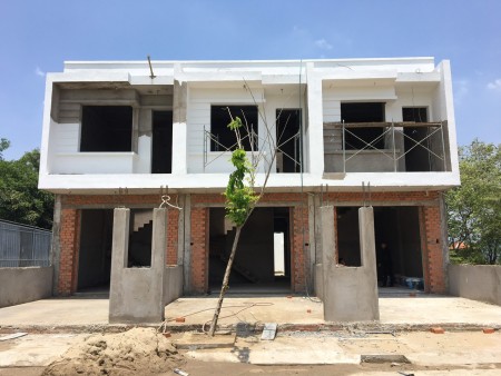 Nhà cần bán 1 trệt 1 lầu nhà xinh home garden nằm trên đường đinh đức thiện