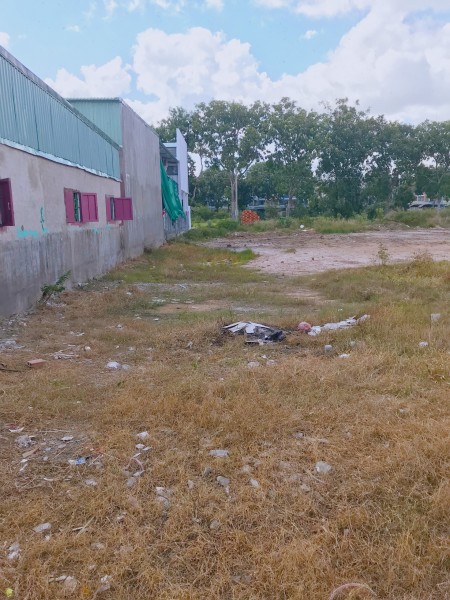 Bán nhà 125m2, đúc kiên cố, giá 1.3 tỷ, sổ hồng riêng, bao rẻ hơn thị trường