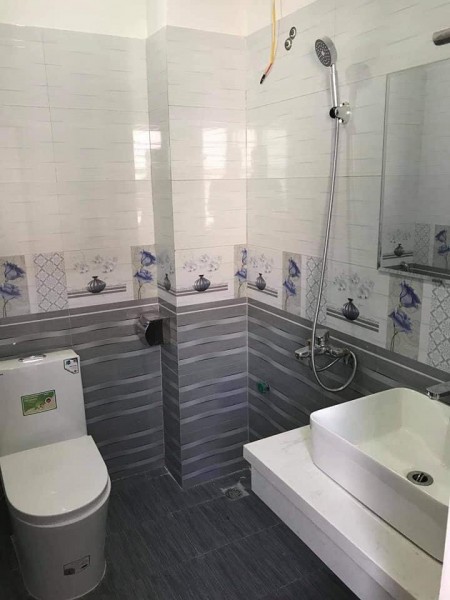 Chỉ 2.5 Tỷ Có Ngay Nhà 4 Tầng, Khu Vực Vàng, Quận Nam Từ Liêm dt 39.5M