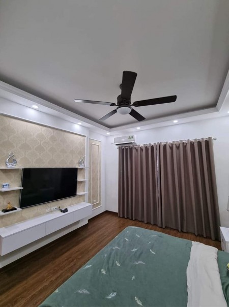 Bán nhà. Hồ Tùng Mậu, Nam Từ Liêm ngõ ba gác 3 bước ra phố dt 60m2, giá 4.4 tỷ