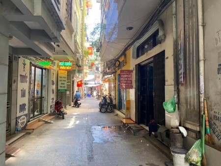 Bán Nhà Giảng Võ, Đống Đa mt 7.8m, Lô Góc, Kinh Doanh ô tô đỗ cửa, giá bán 4.8 tỷ