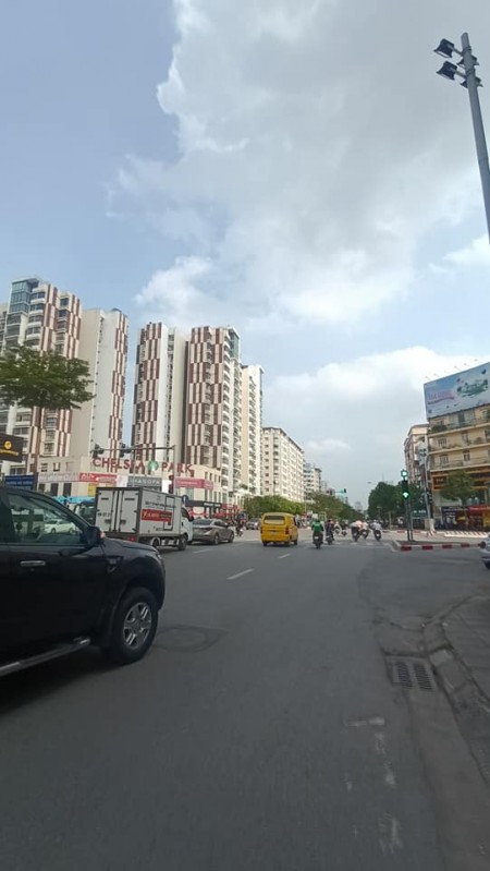 Bán nhà Trung Kính 65m2, 5 tầng, mặt tiền 6.1m, gara ô tô, 12.5 tỷ