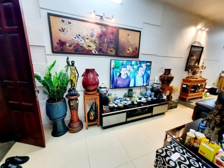 Bán nhà phố Kim Ngưu, 35m2*4 tầng, 3 ngủ, gần phố, nhỉnh 2 tỷ