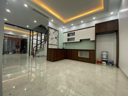 Cần bán gấp nhà 60M2, Phố Văn La, Hà Đông, Phân Lô, Ô tô tránh, Kinh doanh, giá chưa đến 6 tỷ.