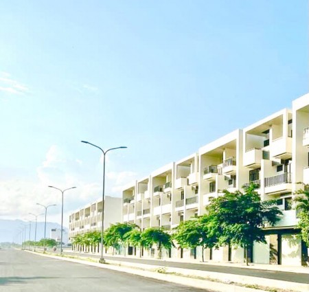 Bán đất sổ đỏ Tuy An Phú Yên ngay quốc lộ 1A cách biển 4 km giá chỉ 3 triệu/m2