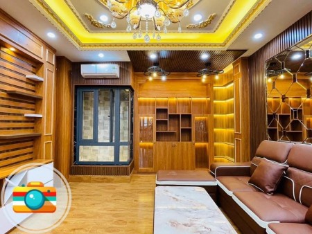 Nhỉnh 2 tỷ nhà đẹp lô góc 3 mặt thoáng, ngõ thông, sát phố, diện tích 30m2, 4 tầng