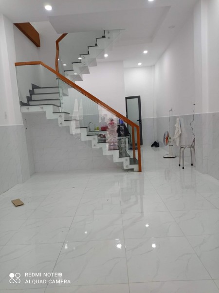 Bán nhà mặt tiền đường Hồ Văn Long, Quận Bình Tân, dt 5.2*15m, giá 5.7 tỷ