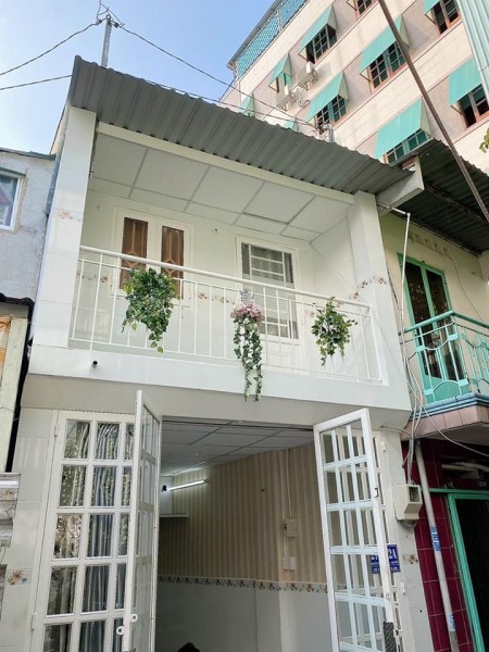 Bán nhà Huỳnh Văn Bánh, Khu Hiếm Nhà Bán Giá Rẻ, 2 tầng, bán giá 2.65 tỷ