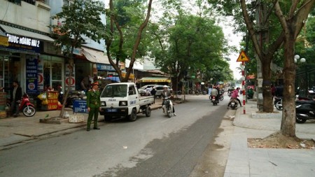 Đi đến slide 1
