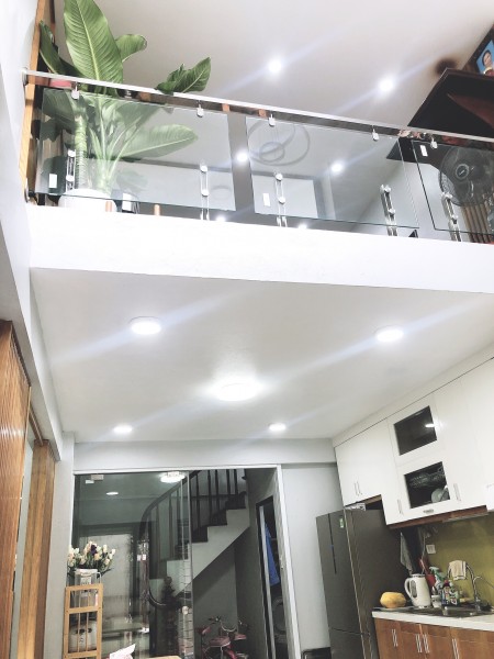 Chuyển trường cho con, bán nhà Thanh Lân, Hoàng Mai, gần ô tô, tặng nội thất 5*, 33m2x4,5T, 2,75 tỷ