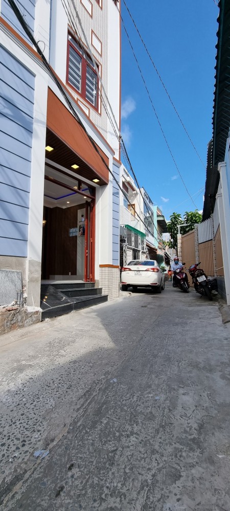 Nhà góc 2 lầu đúc xây mới, hiện đại rất đẹp sang trọng - Hẻm 54 Hùng Vương, Ninh Kiều với 2,8x tỷ