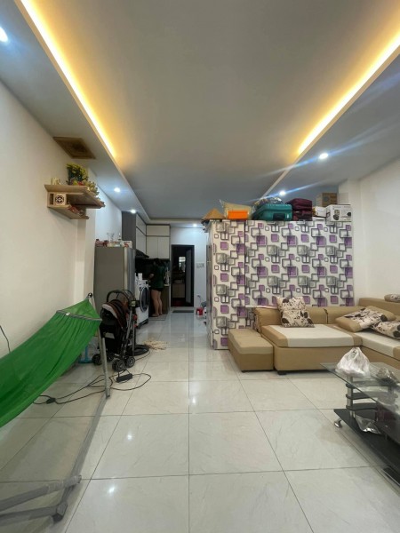 Bán nhà đường Phạm Văn Đồng, Cổ Nhuế diện tích 39 m2, giá 2.85 tỷ