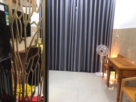 Vỡ nợ cần bán gấp mặt tiền Đoàn Văn Bơ, quận 4, 39m2, 5 lầu BTCT, nhỉnh 5 tỷ, lh 0989149953