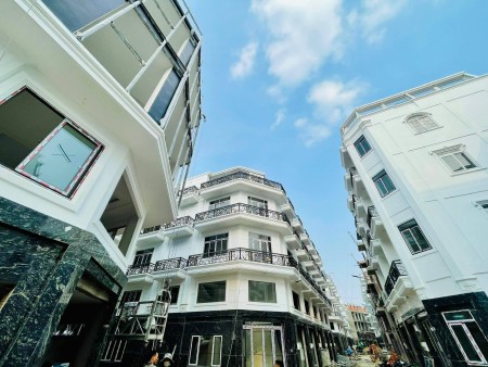 Nhà phố 5 tầng Q.12 như Cityland cực đẹp gần sông có thang máy từ 4,8 tỷ