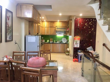 Bán nhà phố Bà Triệu, dt 40m2, 5 tầng, ngõ thông thoáng, nhà đẹp ở ngay, chỉ 7.8 tỷ, lh 0942.861188