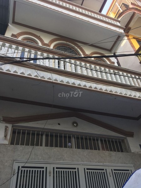 Cho thuê nhà Hoàng Hoa Thám 40m2 4 phòng - ngõ oto đỗ cửa