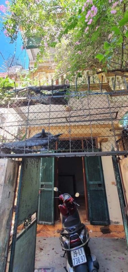 Bán nhà nguyên căn rộng 50m2, đúc 3 tầng đúc, giá 3.4 tỷ, lh 0986530686