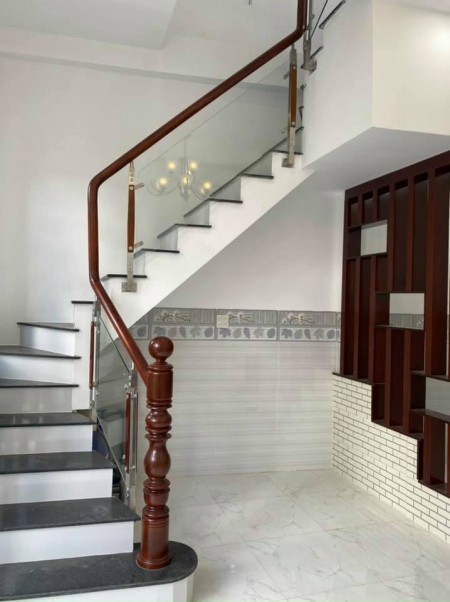 Bán nhà lầu hẻm tổ 3 hồ bún xáng thổ cư 40m2 dtxd 70m2 giá 2.35 tỷ ngay trung tâm rất tiện lợi