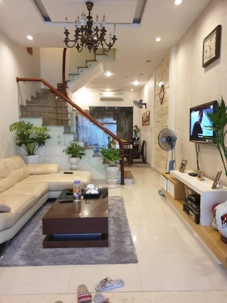 Thái Hà, Đống Đa dt45m2 x 4T, mt 3.9m, giá bán 5.2 tỷ cách phố 30m