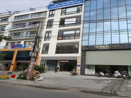 Chính chủ bán nhà mặt phố Lạc Long Quân, phố kinh doanh, 7 tầng vừa hoàn thiện, MT 9m, vỉa hè 5m