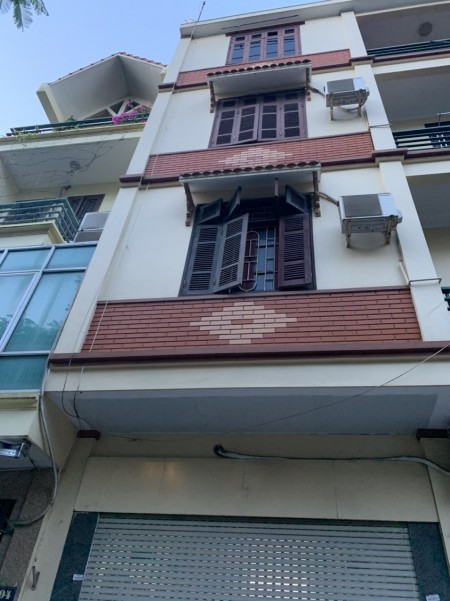 Cần Tiền Ba Đình Đội Cấn, dt 81m2 3 mặt thoáng chỉ gần 5 Tỷ mt 7,9m nhà 3T 3 mặt thoáng