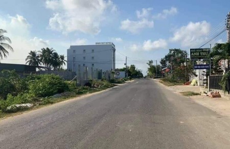Bán lô đất có sổ của ông chú em nên ông bán gấp lô đất ngay Quốc Lộ 13