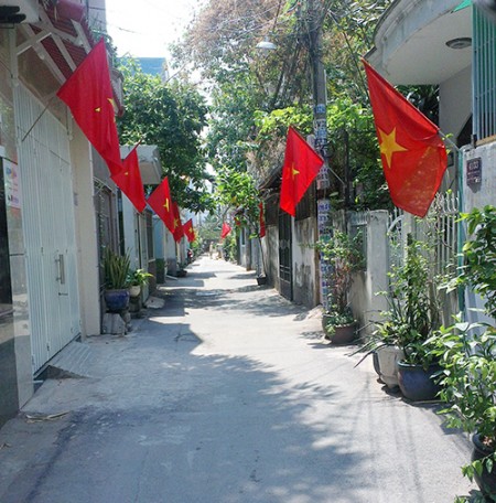 Bán nhà, mặt phố Chiến Thắng, có gara xe oto, diện tích 44m2, giá 4,7 tỷ.