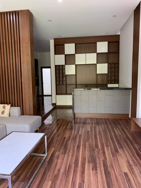 CẦN TÌM CHỦ CHO CĂN BIỆT THỰ GẦN KHU PHỐ ĐI BỘ TẬP THỂ DỤC