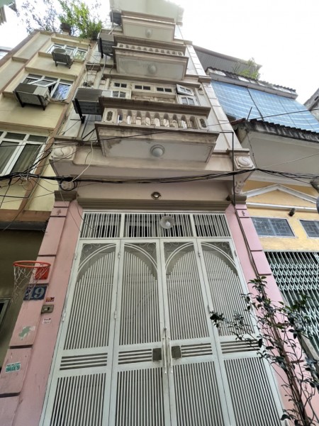 Bán nhà cách đường Võ Chi Công vài chục mét, ô tô đỗ cửa, 35 m2, 3.6 tỷ