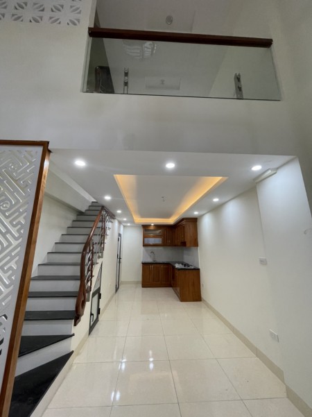 Bán nhà Gần KĐT Dương Nội, lô góc, 2 mặt thoáng ngõ thông, 3 gác qua cửa nhà chỉ 2.27 tỷ (Bao phí, giá cực hiếm)