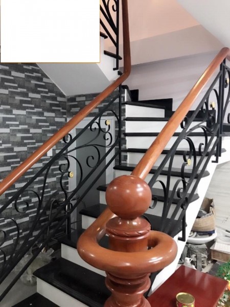 Bán nhà mặt tiền đường số p tân quy quận 7 , giá rẻ 1 trêt 1 lầu.