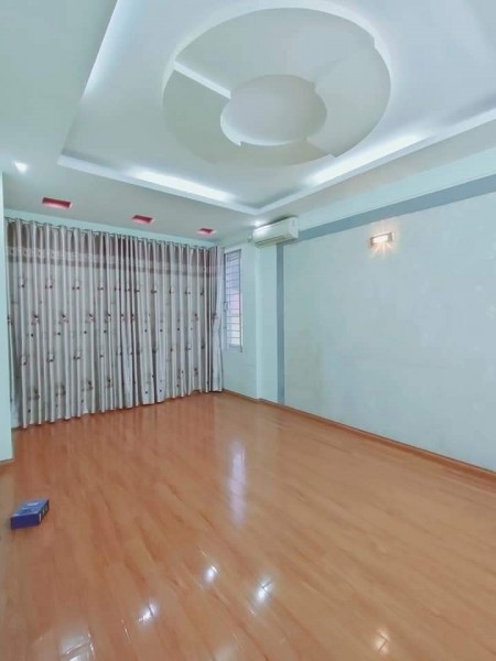 Bán Nhà Láng Hạ, Quận Đống Đa. DT 66m, 5 tầng, MT 5m8, giá hơn 8 ty. Mặt ngõ ô tô qua nhà kinh doanh đa dạng