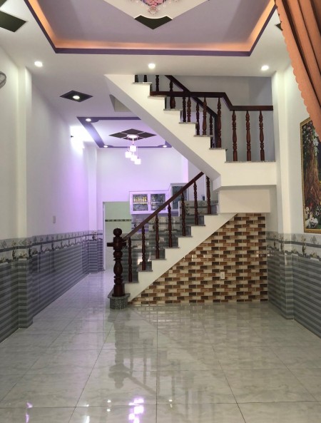Nhà 1 trệt 1 lầu, cuối Đặng Thúc Vịnh, qua cầu Rạch Tra, giá bán 1.1 tỷ, sổ chung